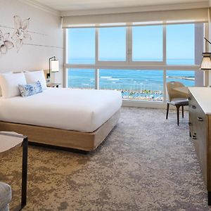 Oceanfront Harbor King